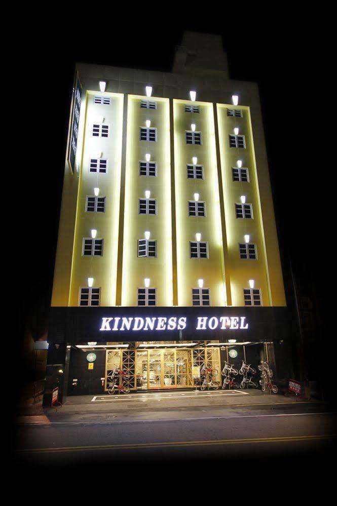 Kindness Hotel - Tainan Chihkan Tower Zewnętrze zdjęcie